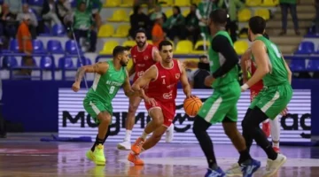 اشتباك عنيف.. تفاصيل المواجهة بين جمهور الأهلي والاتحاد بعد مباراة السلة التي هزّت الجمهور